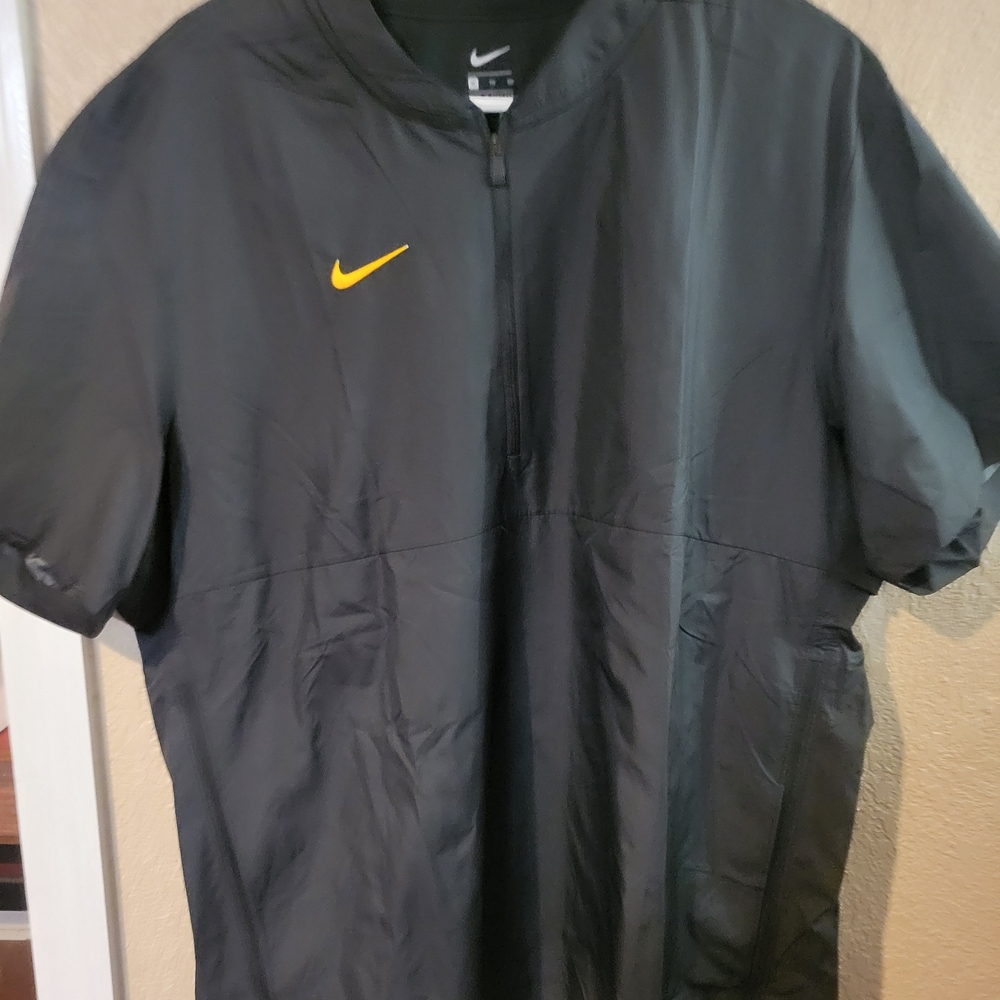 Nike Men's Black and Yellow Windbreaker